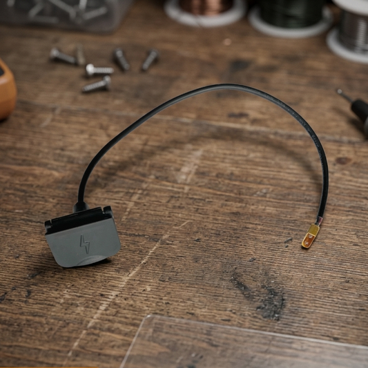 KuKirin G2 Master Charging Port